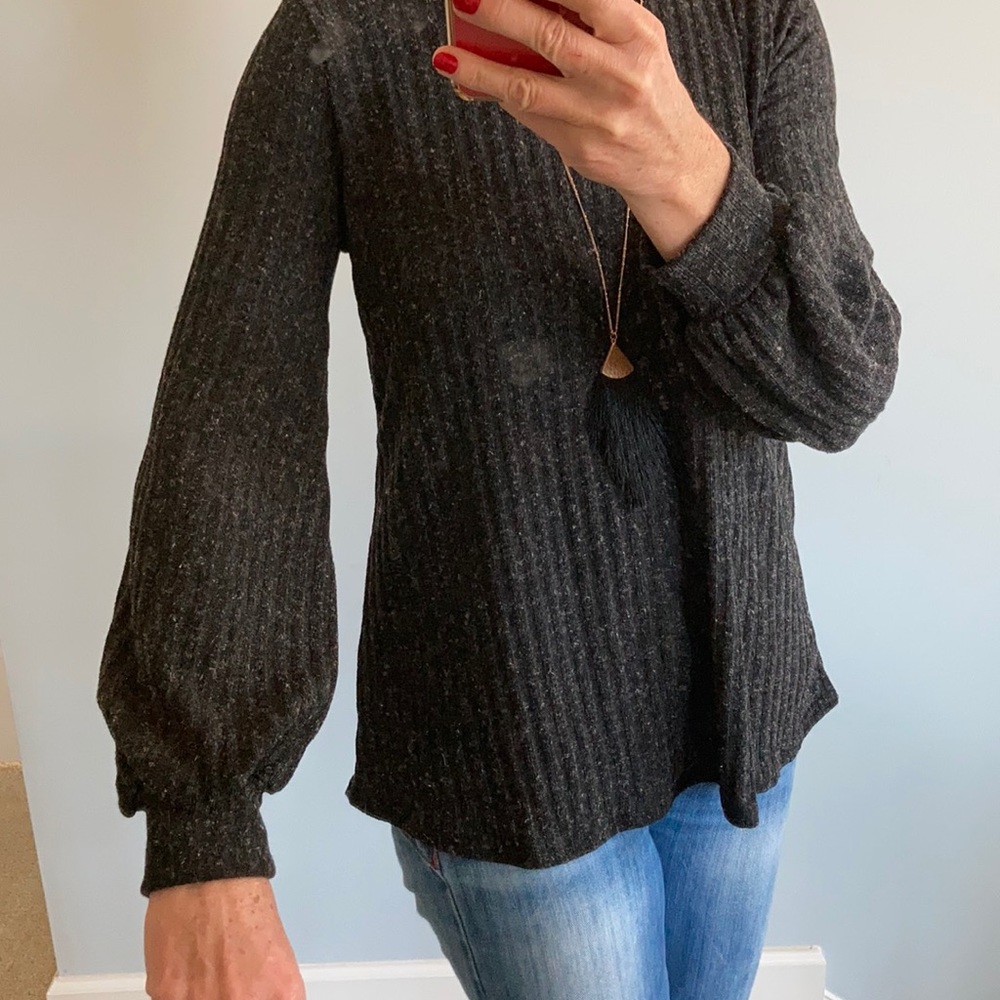 Ribbed, Puff Sleeve Tunic Top - Picture 3 of 13